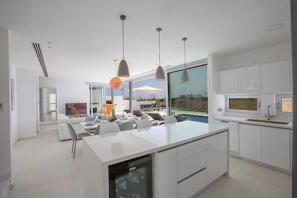 Villa Manta Agrotikos - Stunning 3 Bedroom Protaras Villa With Pool - Close To The Beach