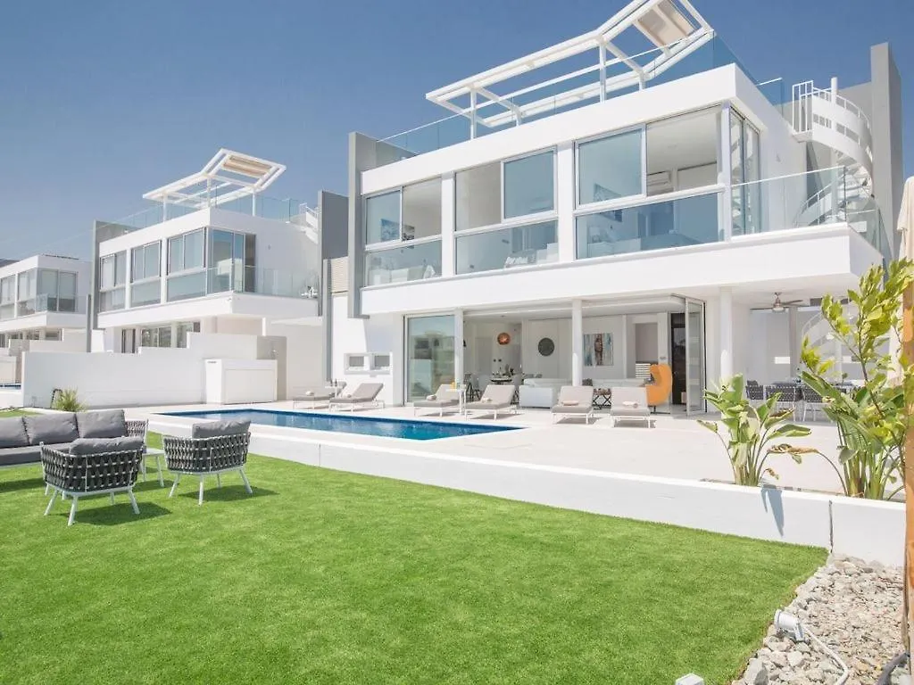 Villa Manta Agrotikos - Stunning 3 Bedroom Protaras Villa With Pool - Close To The Beach