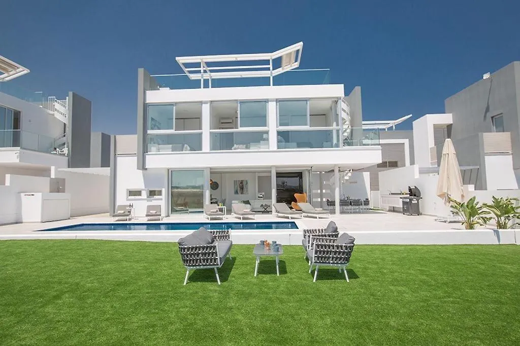 Villa Manta Agrotikos - Stunning 3 Bedroom Protaras Villa With Pool - Close To The Beach Cypern